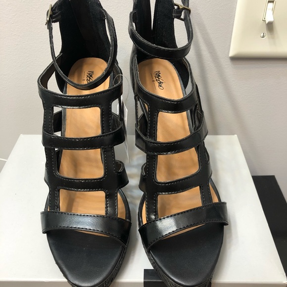 Heels - Picture 2 of 3